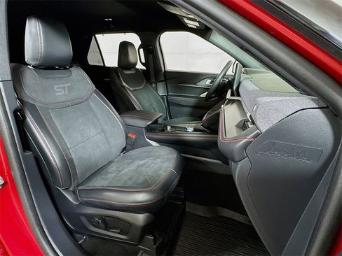 Used 2025 Ford Explorer ST image 28