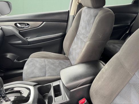 Used 2015 Nissan Rogue SV image 8