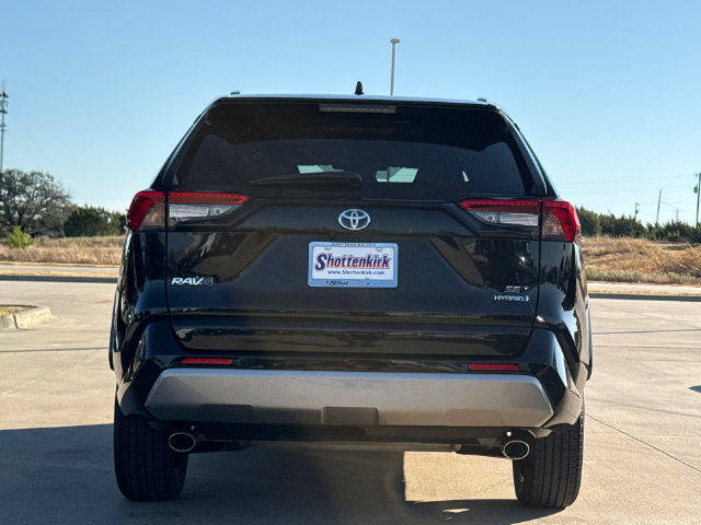 Used 2022 Toyota RAV4 SE AWD/4WD image 7