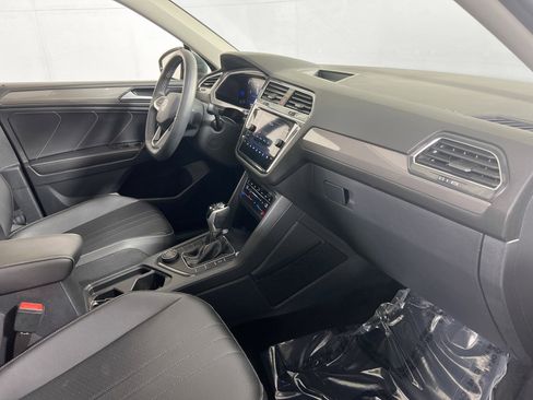 Used 2022 Volkswagen Tiguan SE image 28