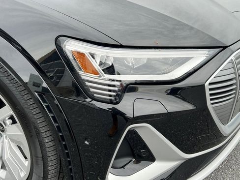Certified 2023 Audi e-tron S Premium Plus image 9