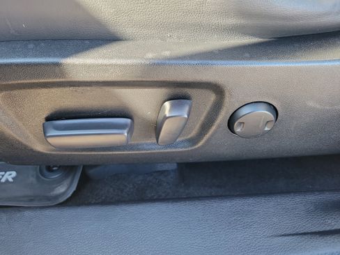 Used 2017 Toyota Highlander LE image 13