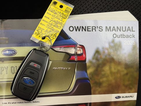 Used 2025 Subaru Outback Premium AWD/4WD image 34