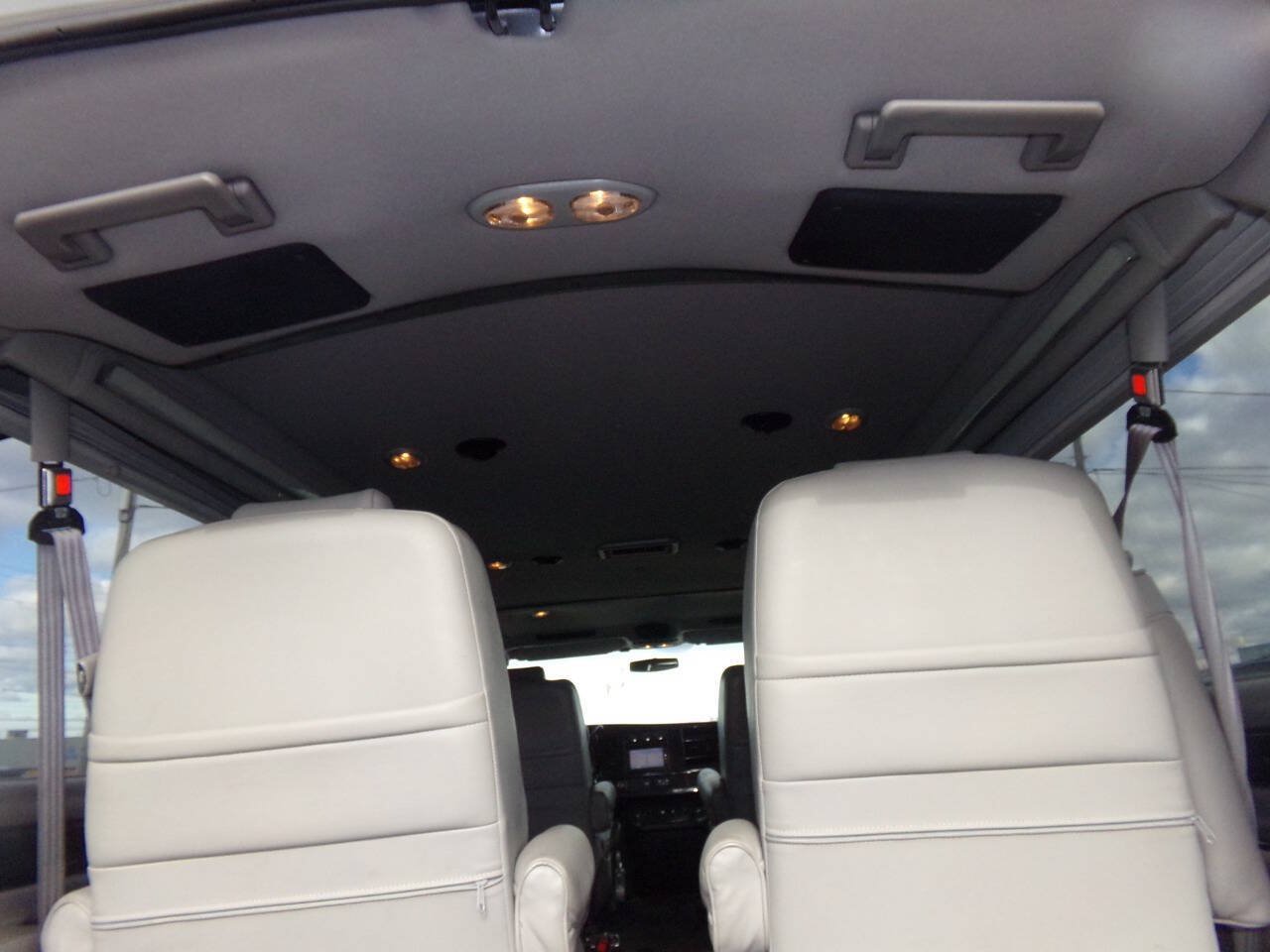 Used 2010 GMC Savana 1500 w/ Preferred Equipment Group RWD image 24