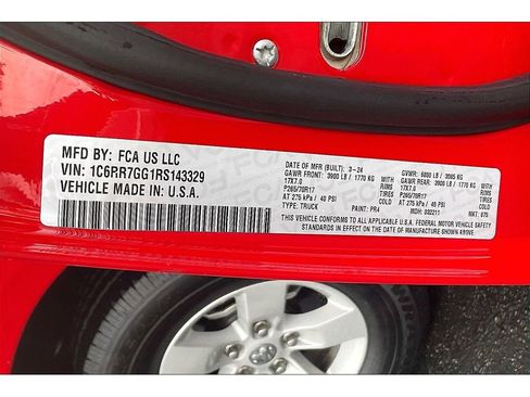 Used 2024 RAM 1500 Classic SLT image 32
