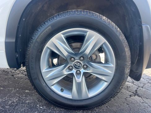 Used 2017 Toyota Highlander Limited AWD/4WD image 46