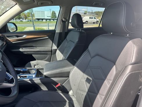 Used 2024 Volkswagen Atlas SE image 9