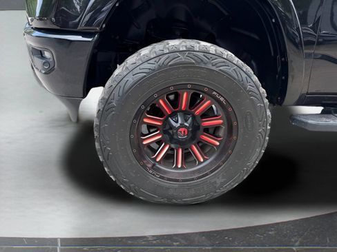 Used 2019 RAM 1500 Laramie AWD/4WD image 12