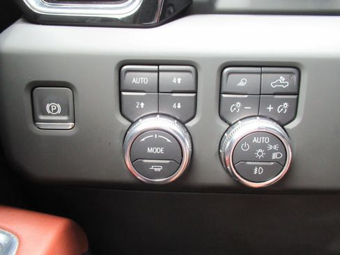 Used 2024 GMC Sierra 1500 Denali Ultimate AWD/4WD image 27