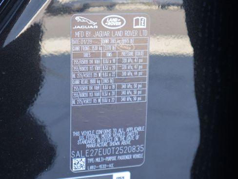 New 2026 Land Rover Defender 110 X-Dynamic SE image 19