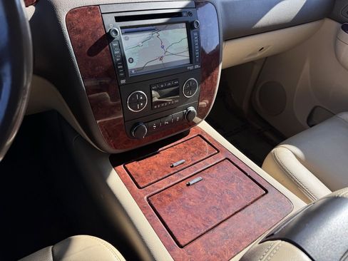 Used 2013 Chevrolet Tahoe LTZ image 17