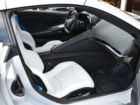 Used 2024 Chevrolet Corvette Stingray Coupe w/ Chrome Exterior Badge Package image 40