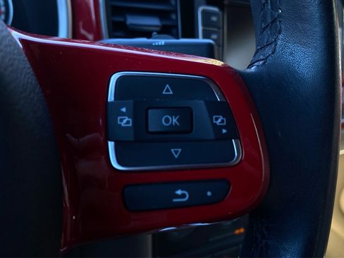 Used 2013 Volkswagen Beetle 2.5 image 24