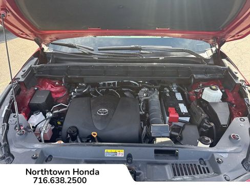 Used 2022 Toyota Highlander XLE image 15