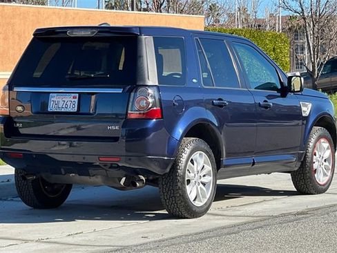 Used 2015 Land Rover LR2 HSE image 4