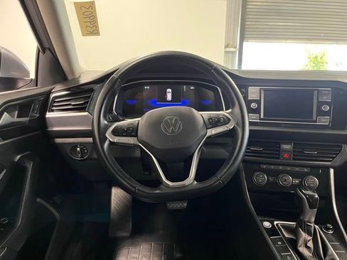 Used 2024 Volkswagen Jetta SE FWD image 21