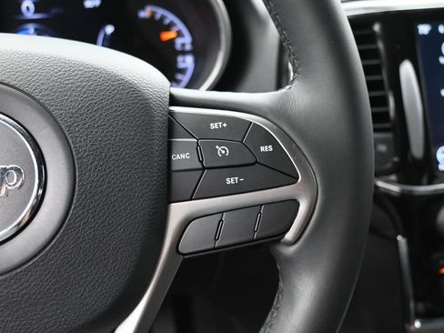 Used 2019 Jeep Grand Cherokee Altitude RWD image 7