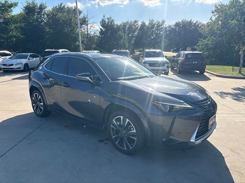Used 2024 Lexus UX 250h FWD w/ Premium Package image 3