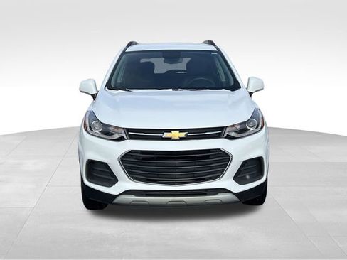 Used 2022 Chevrolet Trax LT w/ LT Convenience Package image 6