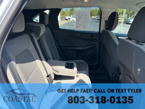 Used 2022 Ford Escape SE w/ SE Sport Appearance Package image 23