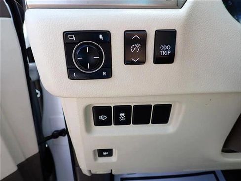 Used 2015 Lexus GX 460 image 18