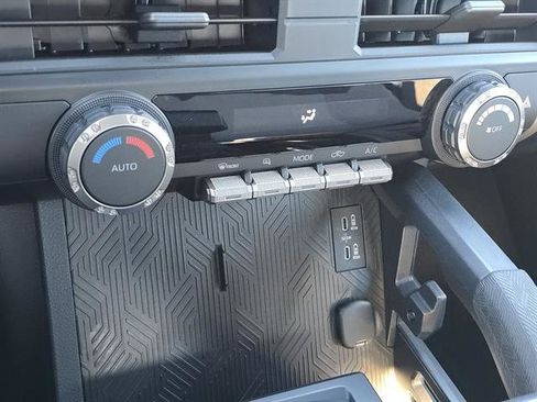 Used 2024 Toyota Tacoma TRD Sport image 20