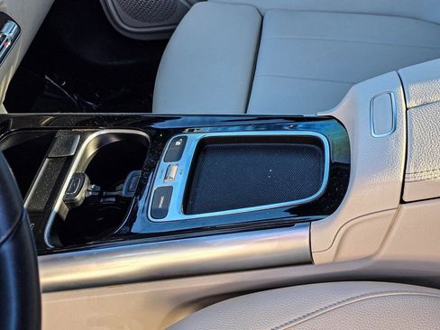 Used 2025 Mercedes-Benz GLA 250 4MATIC image 21