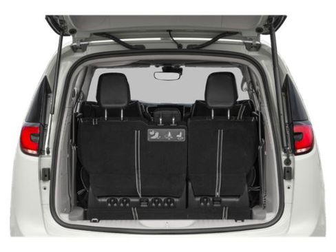 Certified 2023 Chrysler Pacifica Pinnacle FWD image 11