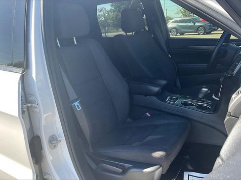 Used 2019 Jeep Grand Cherokee Laredo image 7