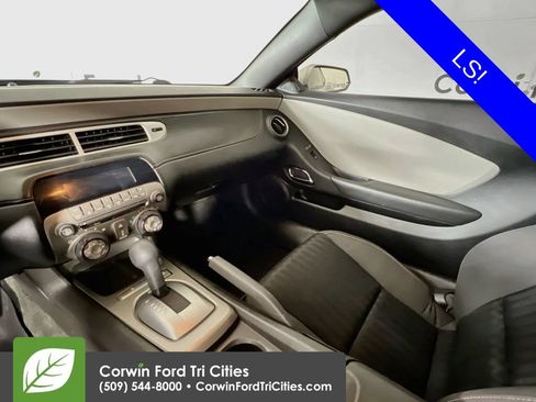 Used 2014 Chevrolet Camaro LS RWD image 23