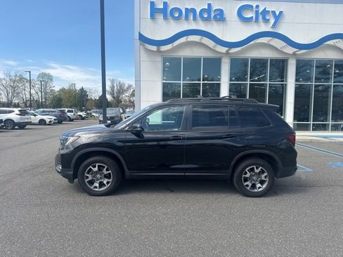 Used 2023 Honda Passport TrailSport image 5