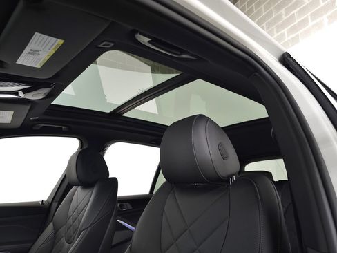 Used 2024 BMW X5 xDrive40i w/ M Sport Package AWD/4WD image 19