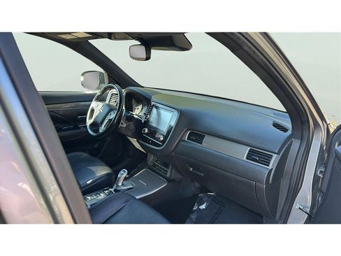 Used 2020 Mitsubishi Outlander SEL AWD/4WD image 19