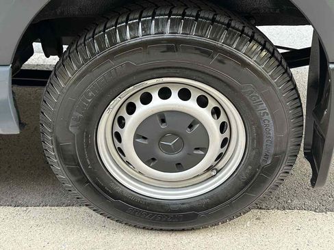 Used 2019 Mercedes-Benz Sprinter 144 image 60
