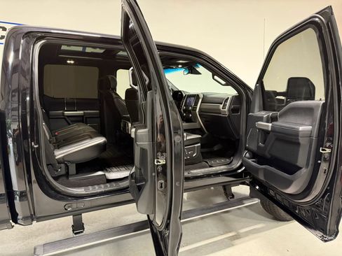 Used 2019 Ford F250 Platinum w/ Platinum Ultimate Package AWD/4WD image 11