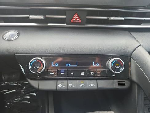 Used 2022 Hyundai Elantra SEL w/ Cargo Package image 4