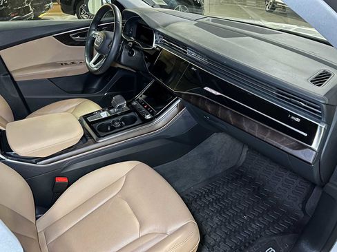 Used 2022 Audi Q8 Prestige image 11