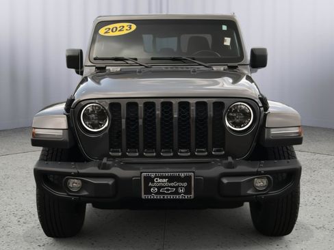 Used 2023 Jeep Gladiator Sport AWD/4WD image 19