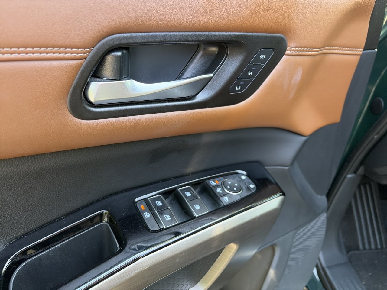 Certified 2023 Nissan Pathfinder Platinum AWD/4WD image 18
