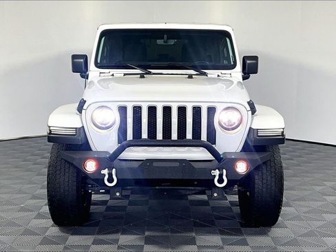 Used 2022 Jeep Wrangler Unlimited Sahara w/ Cold Weather Group AWD/4WD image 3