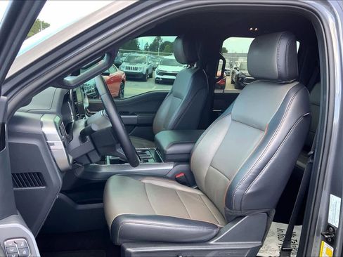 Used 2025 Ford F150 Lariat w/ Equipment Group 501A Mid image 8