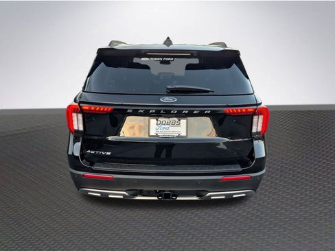 New 2026 Ford Explorer Active w/ Active Comfort Package image 6