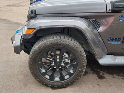 Used 2021 Jeep Wrangler Unlimited Sahara AWD/4WD image 5