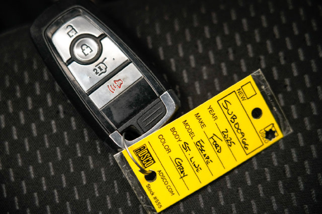 Used 2025 Ford Escape ST-Line FWD image 35