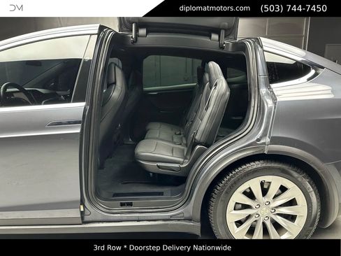 Used 2018 Tesla Model X 75D image 20