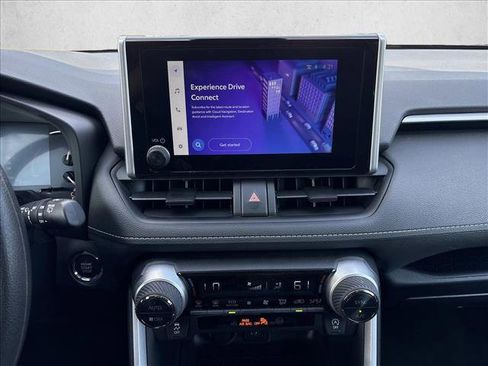 Used 2025 Toyota RAV4 XLE FWD image 12
