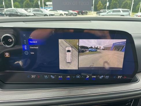 New 2026 Chevrolet Suburban Premier image 30