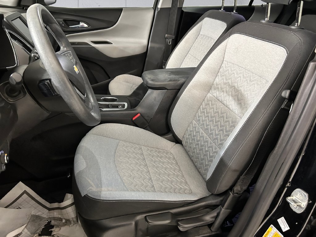 Used 2023 Chevrolet Equinox LS w/ Midnight Edition FWD image 7