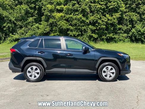 Used 2024 Toyota RAV4 LE AWD/4WD image 8