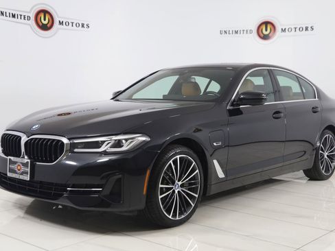Used 2023 BMW 530e xDrive w/ Premium Package AWD/4WD image 5